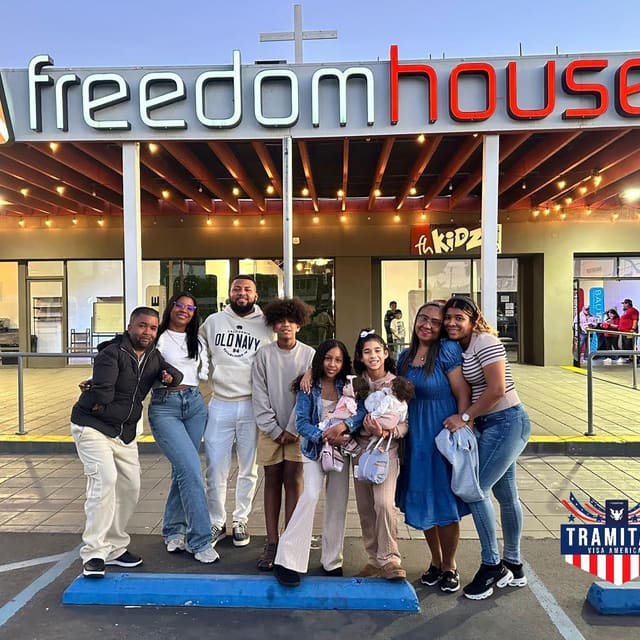 Familia de clientes de TRAMITAPA en Freedom House, Estados Unidos