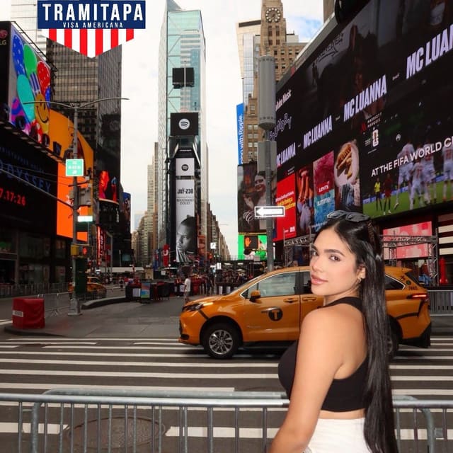 Clienta de TRAMITAPA en Times Square, Nueva York